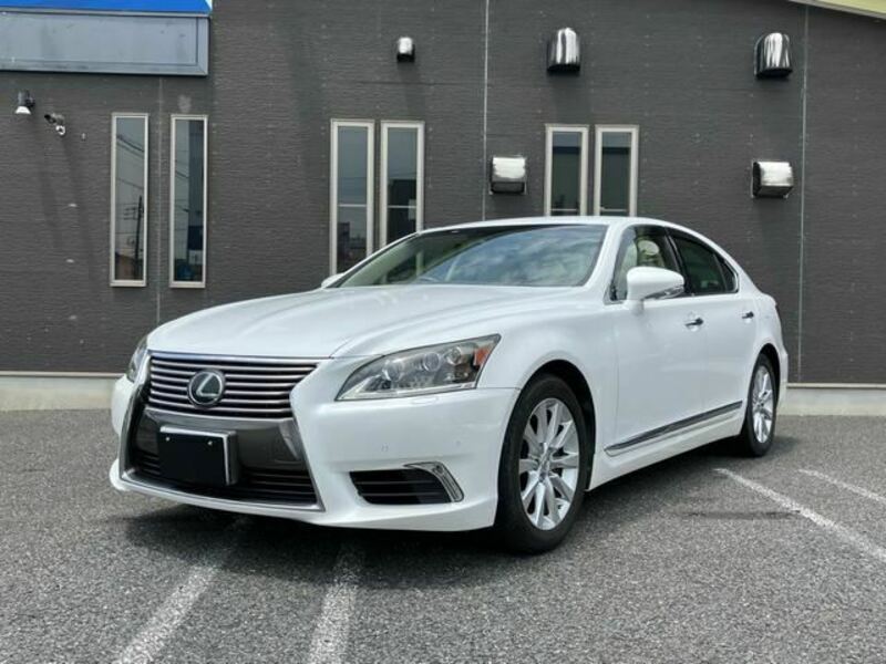 LEXUS　LS