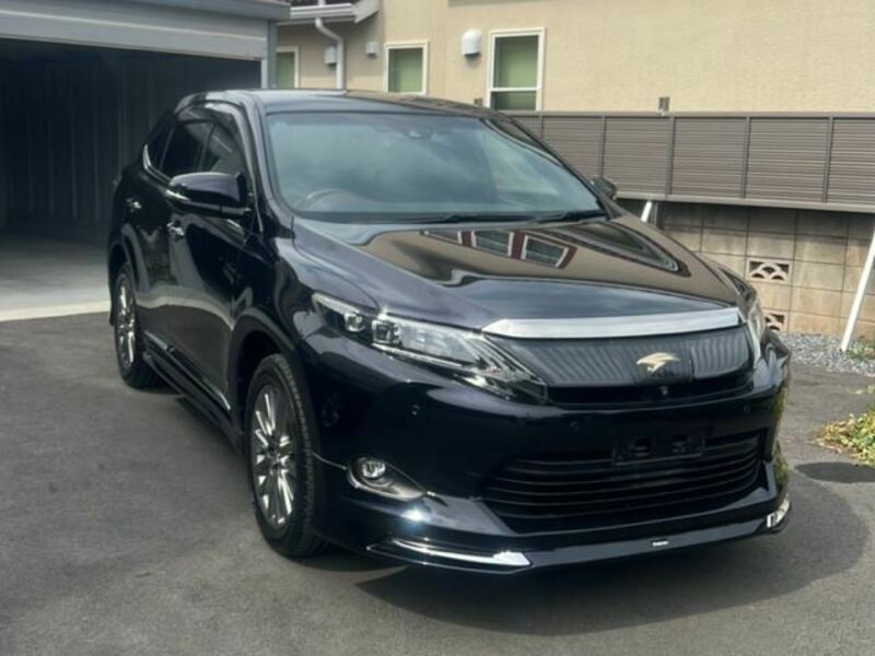 TOYOTA　HARRIER