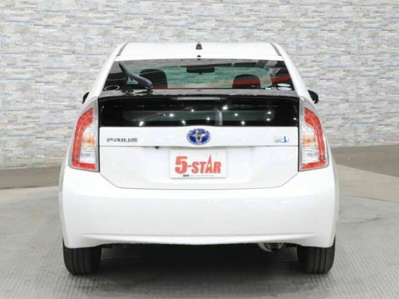 PRIUS-8