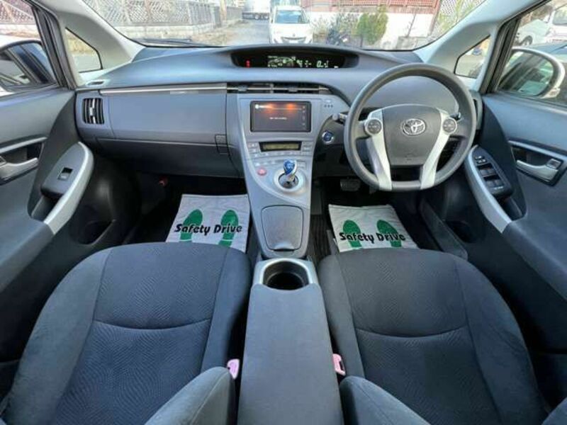 PRIUS-12