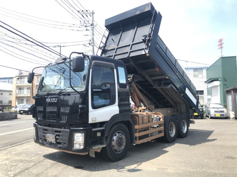 ISUZU　GIGA