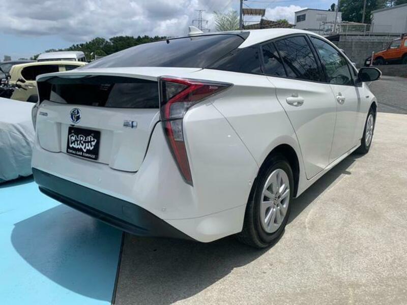 PRIUS-3