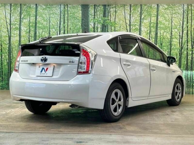 PRIUS-17