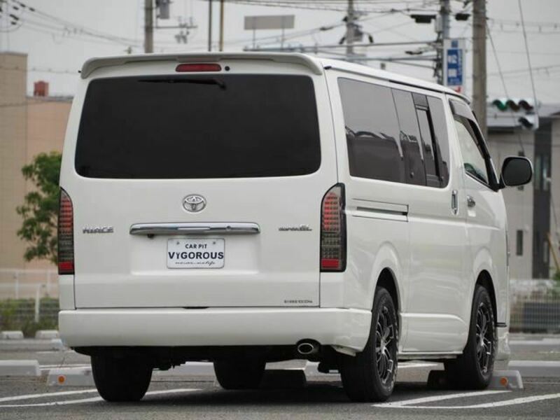 HIACE VAN-13