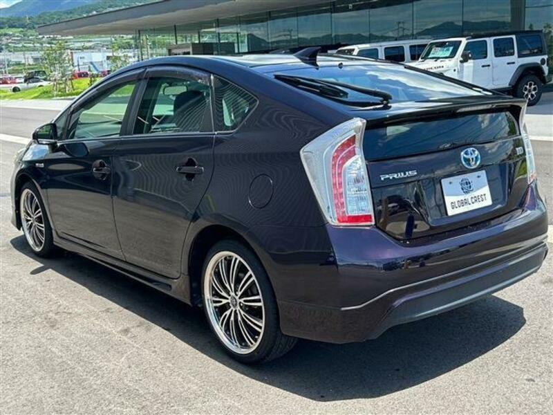 PRIUS-4