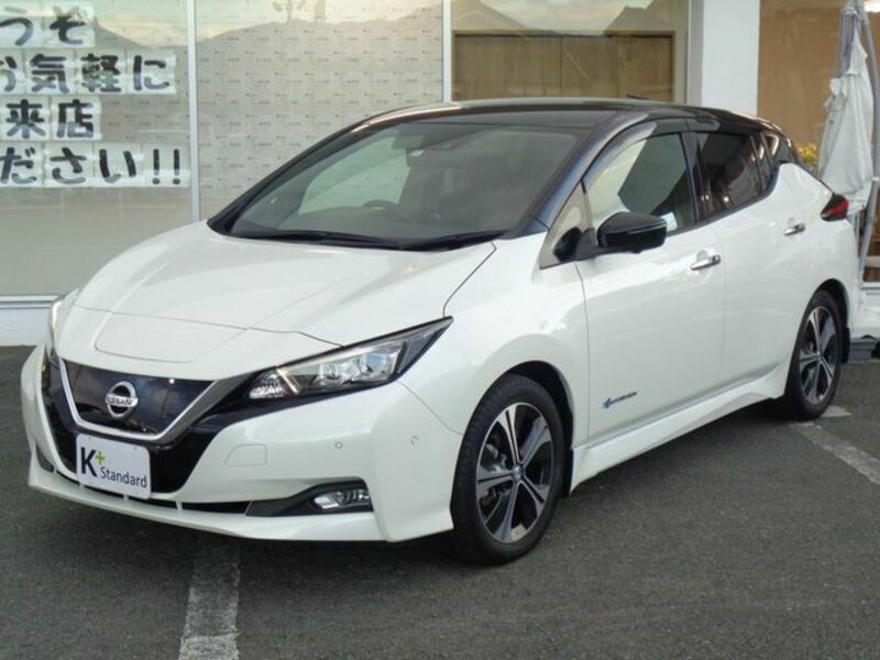 NISSAN　LEAF