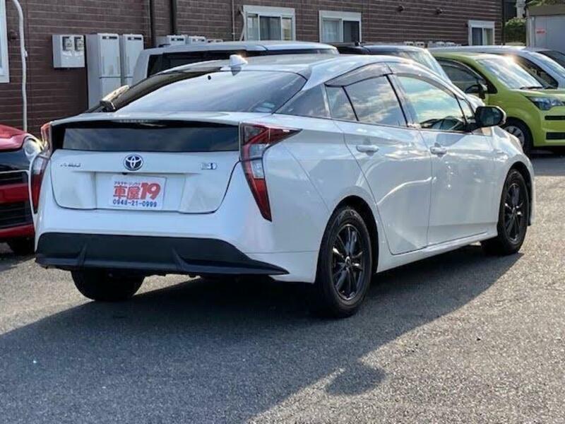 PRIUS-18