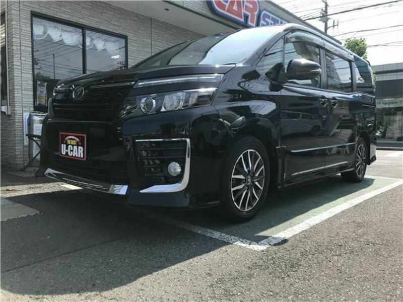 TOYOTA　VOXY