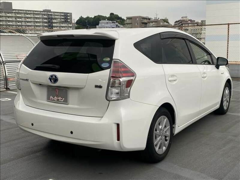 PRIUS ALPHA-3