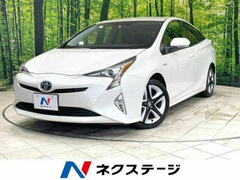 TOYOTA　PRIUS