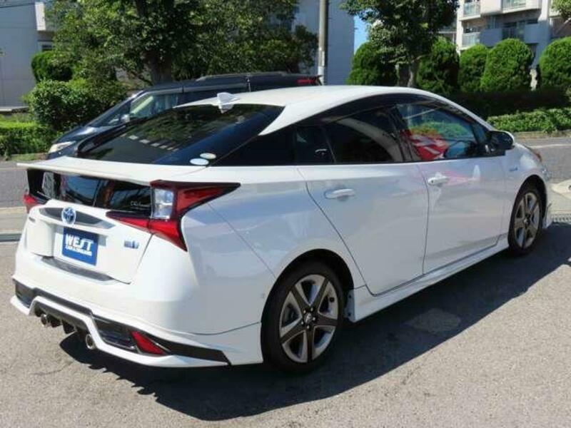 PRIUS-10