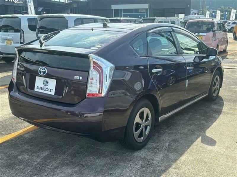 PRIUS-11