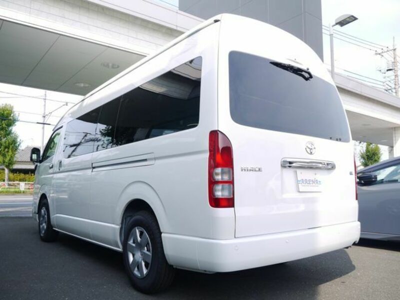 HIACE COMMUTER-2