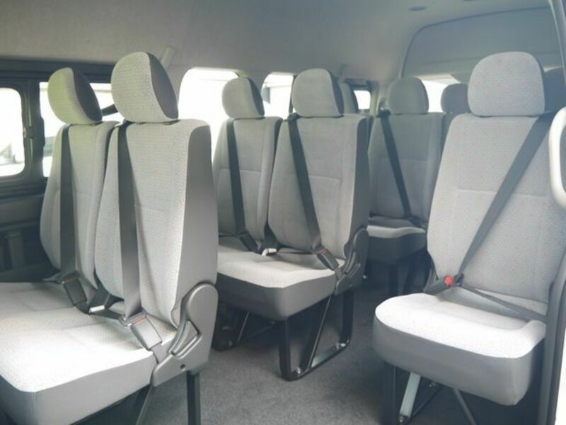 HIACE COMMUTER-14