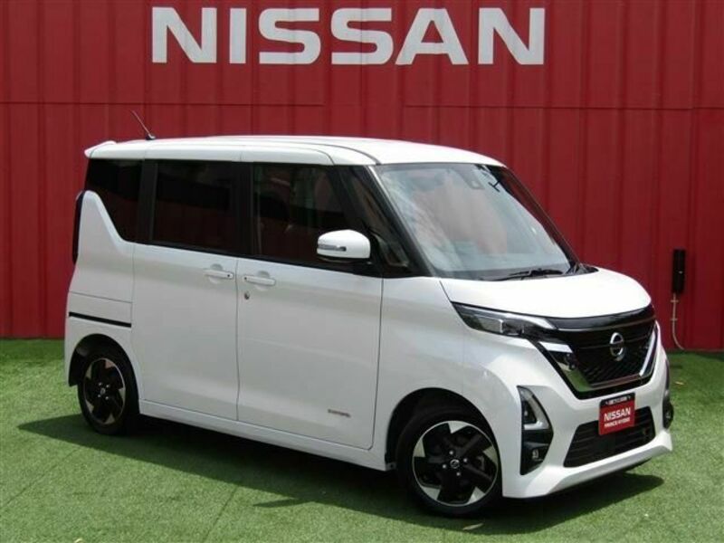 NISSAN　ROOX