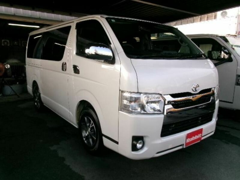 TOYOTA　HIACE VAN