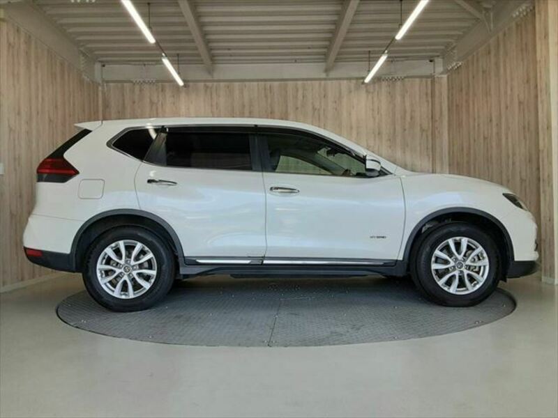 X-TRAIL-17