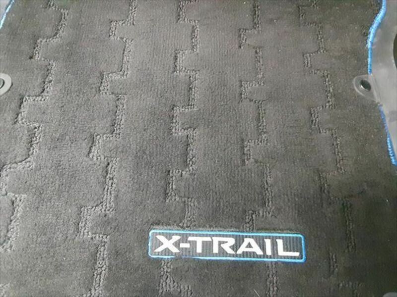 X-TRAIL-49