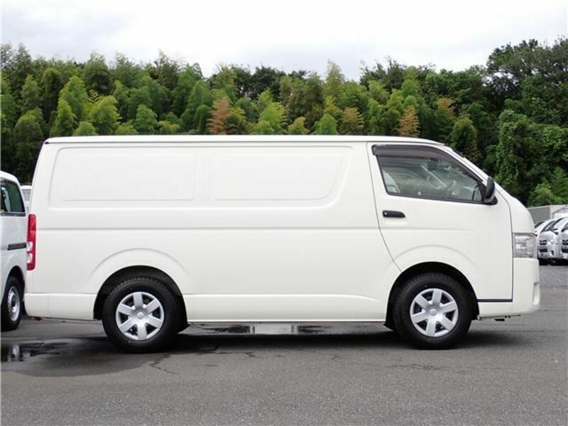 HIACE VAN-33