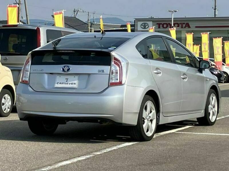 PRIUS-4