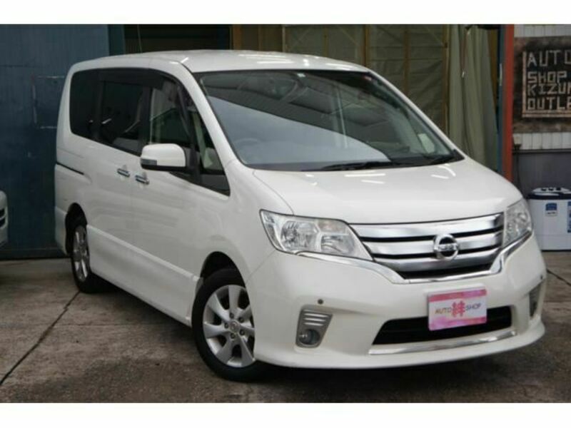 NISSAN　SERENA