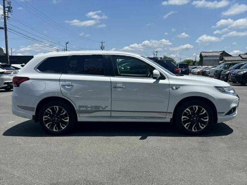 OUTLANDER PHEV-3