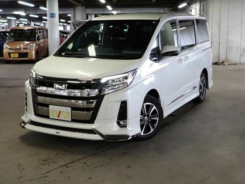 TOYOTA　NOAH