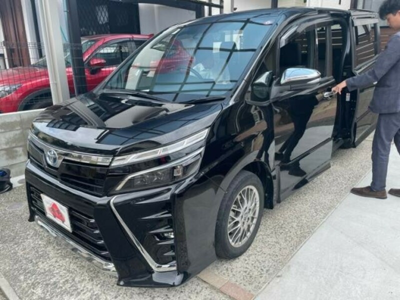 TOYOTA　VOXY