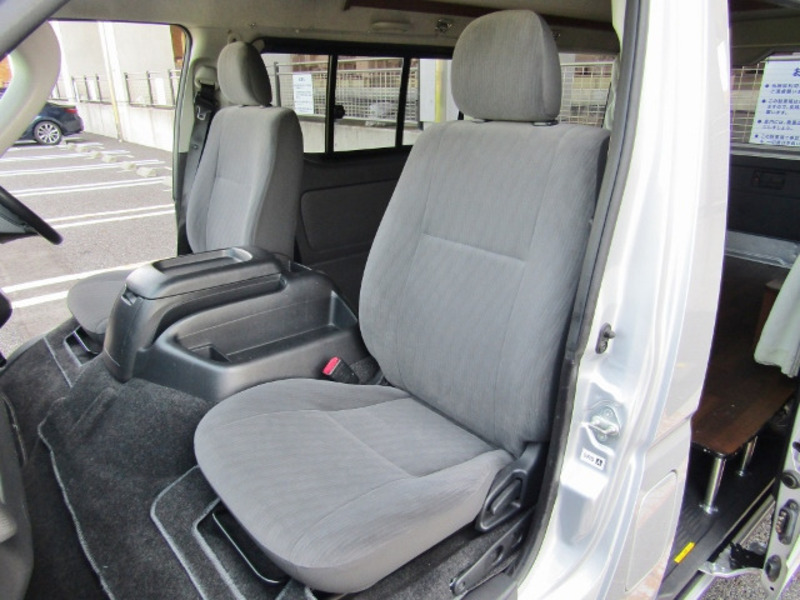 HIACE-10