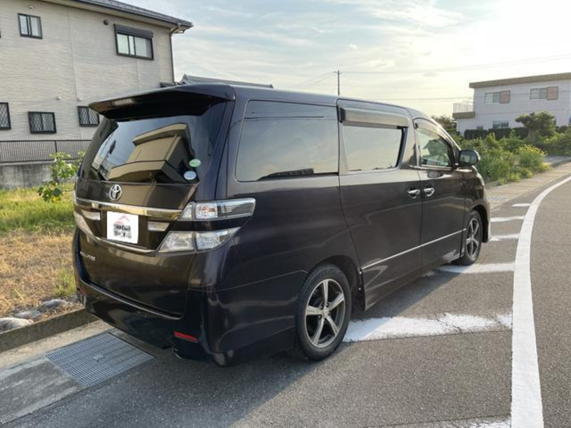 VELLFIRE-17