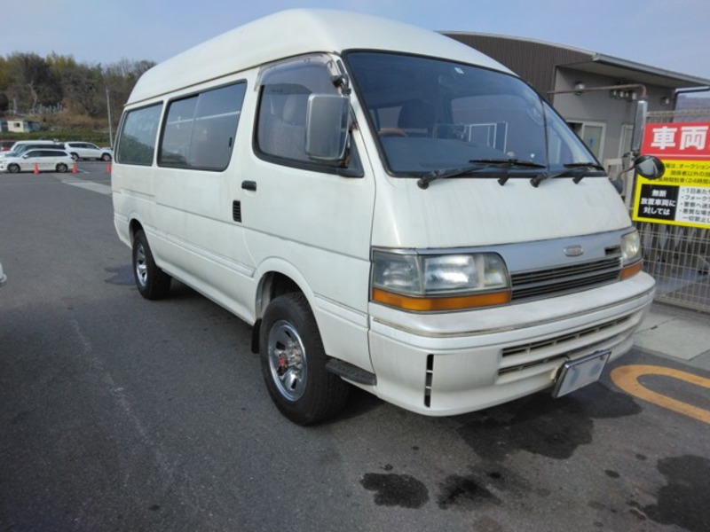 TOYOTA　HIACE VAN