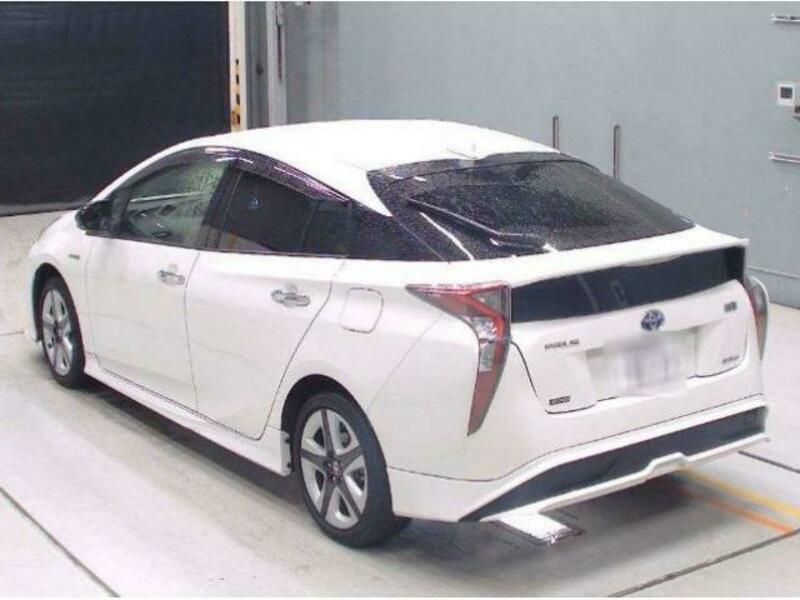 PRIUS-8