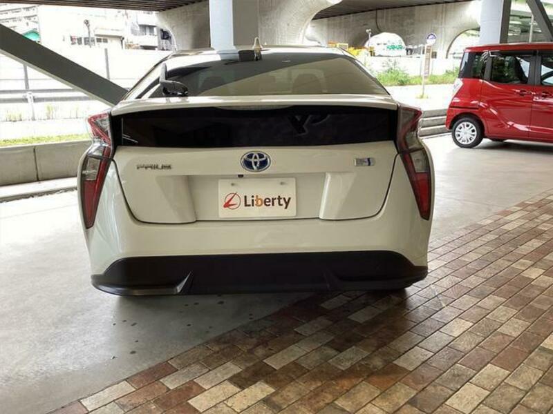 PRIUS-6