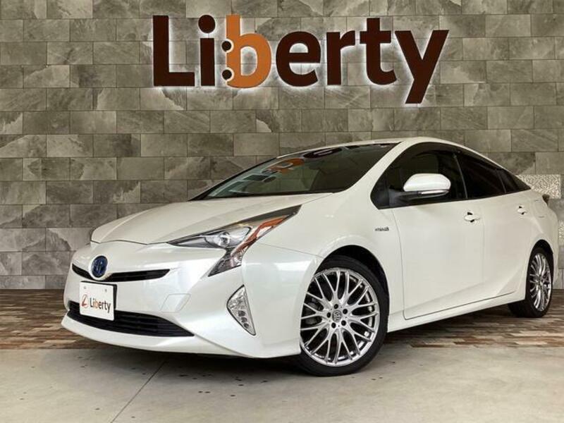 TOYOTA　PRIUS