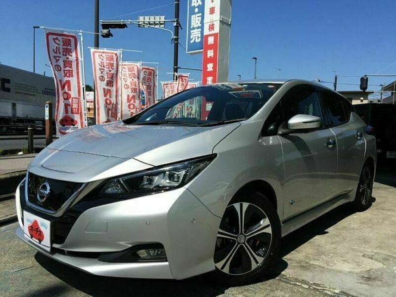 NISSAN　LEAF