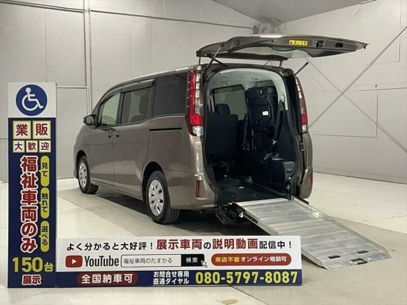 TOYOTA　NOAH