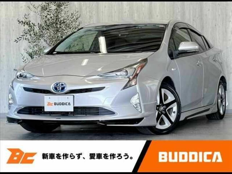 TOYOTA　PRIUS