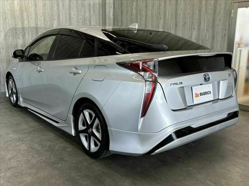 PRIUS-12