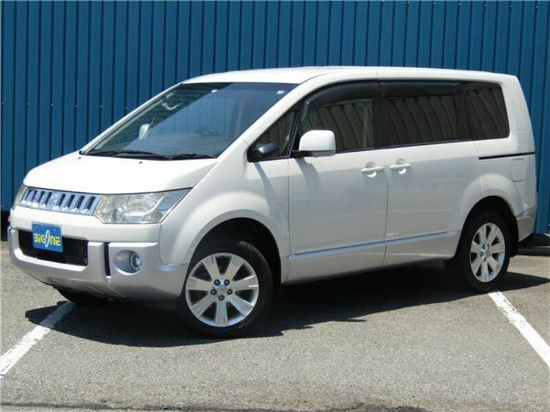 MITSUBISHI　DELICA D5