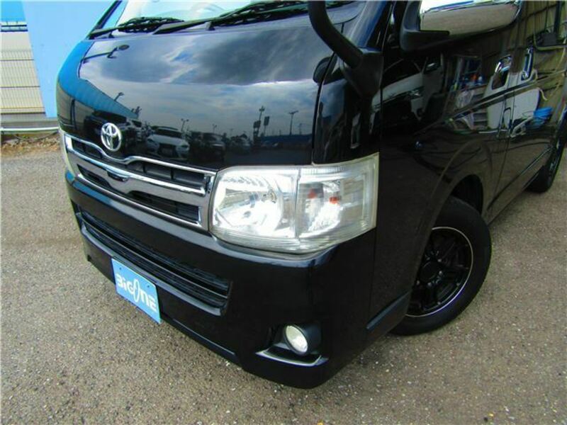 HIACE VAN-1