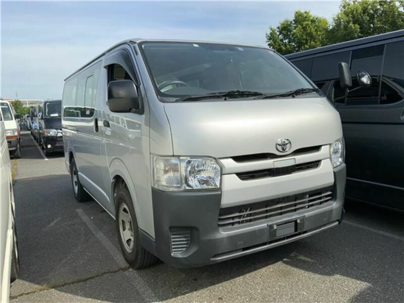 TOYOTA　HIACE VAN