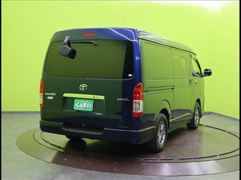 HIACE VAN-1