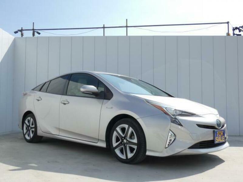 TOYOTA　PRIUS