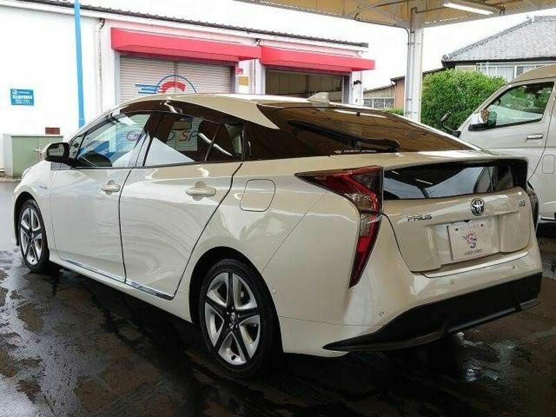 PRIUS-15