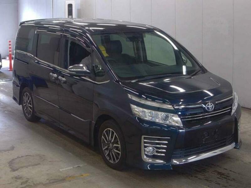 TOYOTA　VOXY