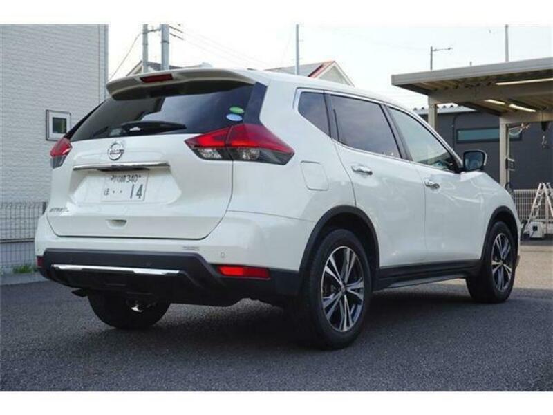 X-TRAIL-1