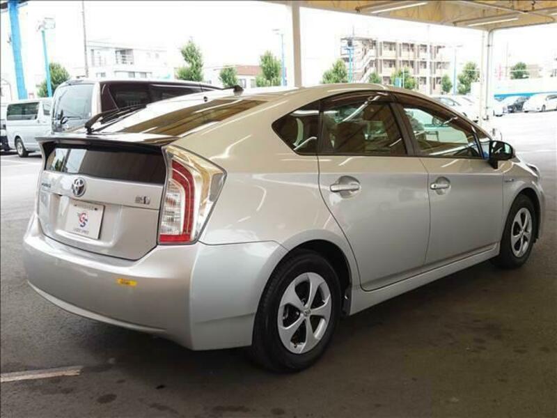 PRIUS-15