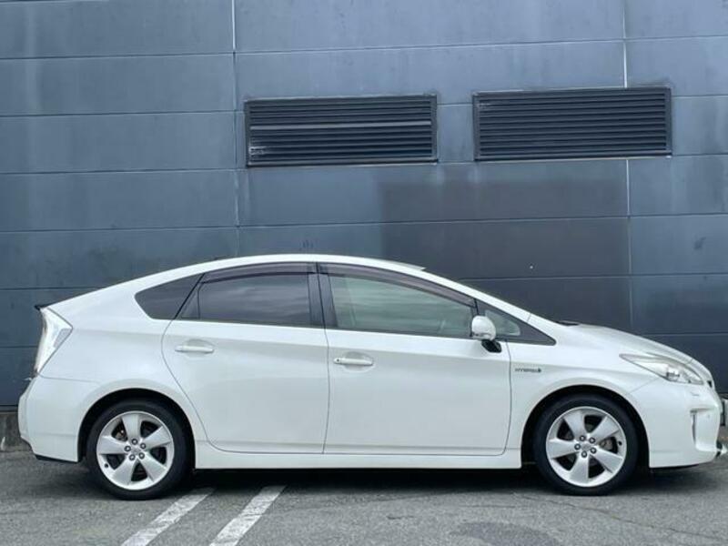 PRIUS-12