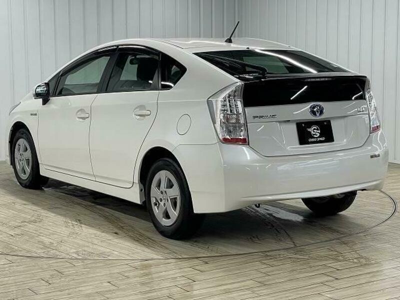 PRIUS-15