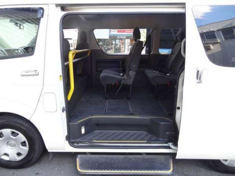 HIACE-11